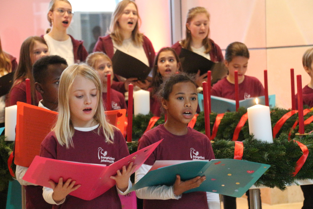 Kinderchor im Bundestag