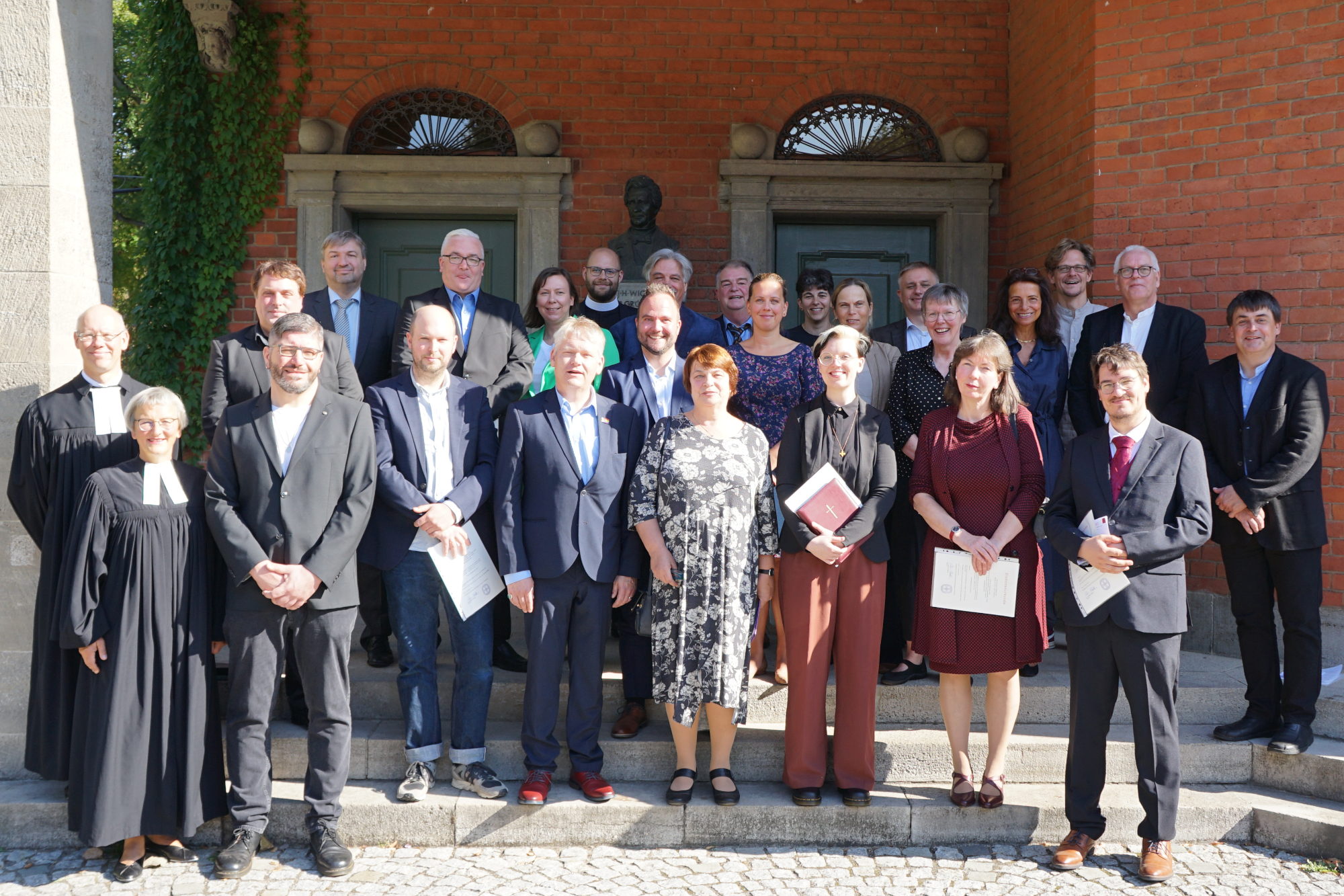 Einsegnung zur Diakonin September 2024 Gruppenbild