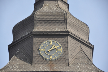 Kirchturmuhr der Stiftskirche